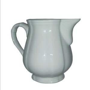 Villeroy & Boch Manoir Pattern Creamer (Vitro Porcelain, Luxembourg & Germany)